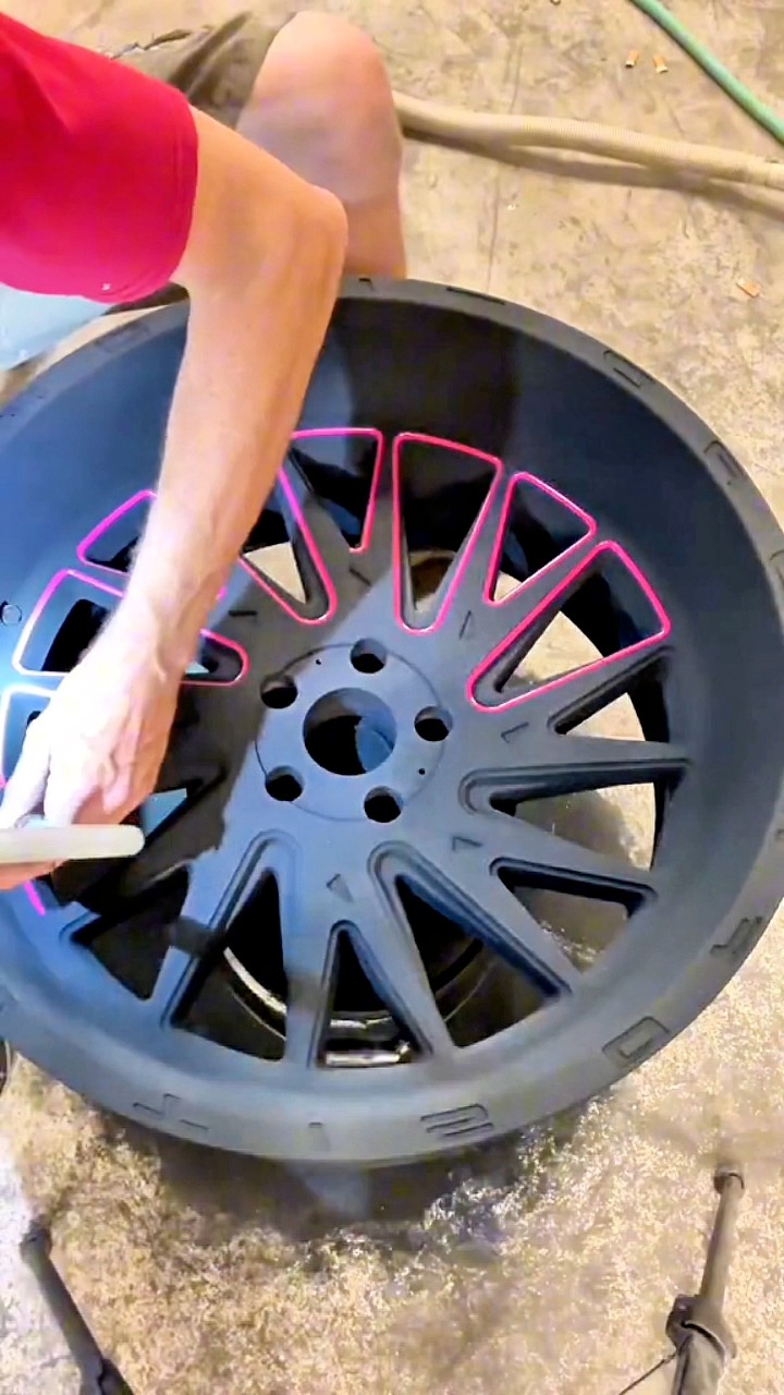 This TIS Wheel is getting a makeover. Invoice Fly Would you powder coat ...