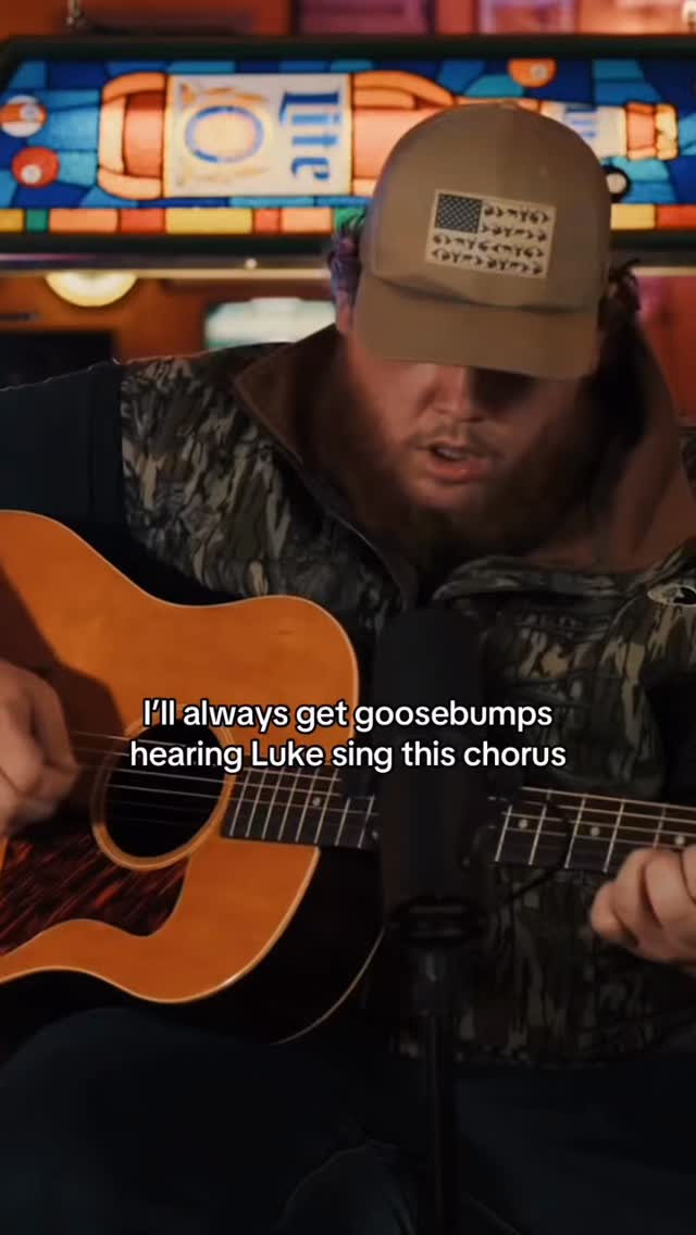 Luke’s ASL interpreter is his doppelgänger #lukecombs | Luke Combs ...