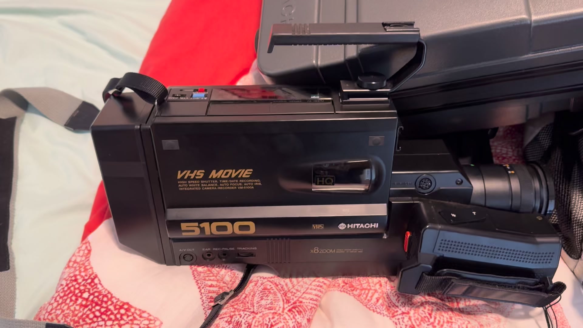 How to manually open Hitachi VM-5100A VHS camcorder tape door?