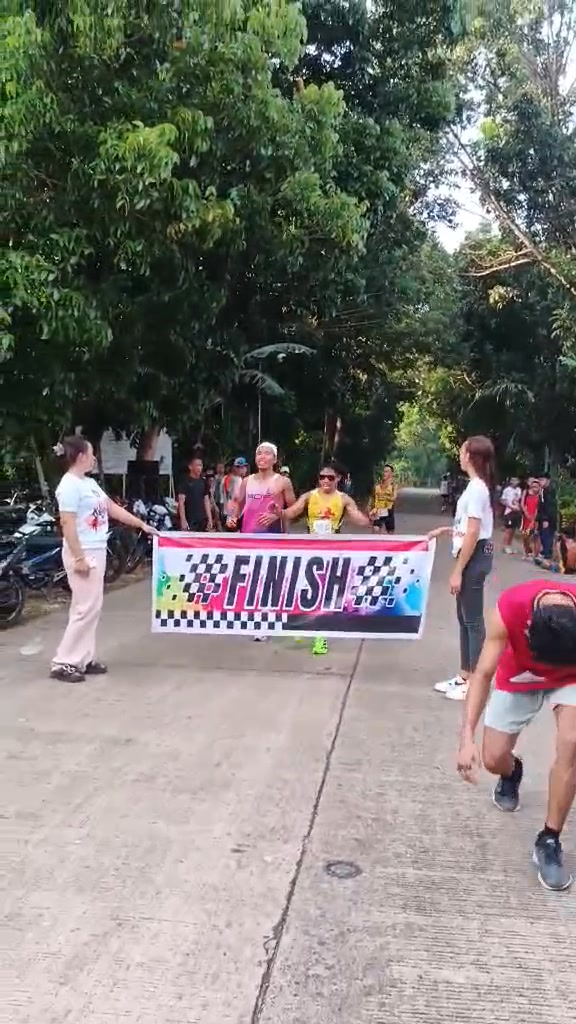 Lynnel Martus finished as champion in the 10 km run for women in ...