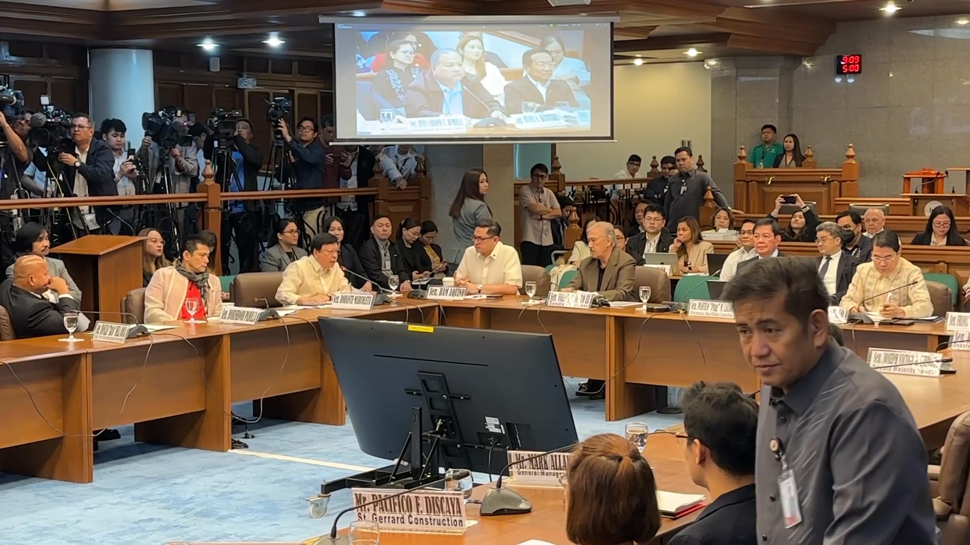 Senate Blue Ribbon Committee Chairman Sen. Ping Lacson and Sen. Rodante ...