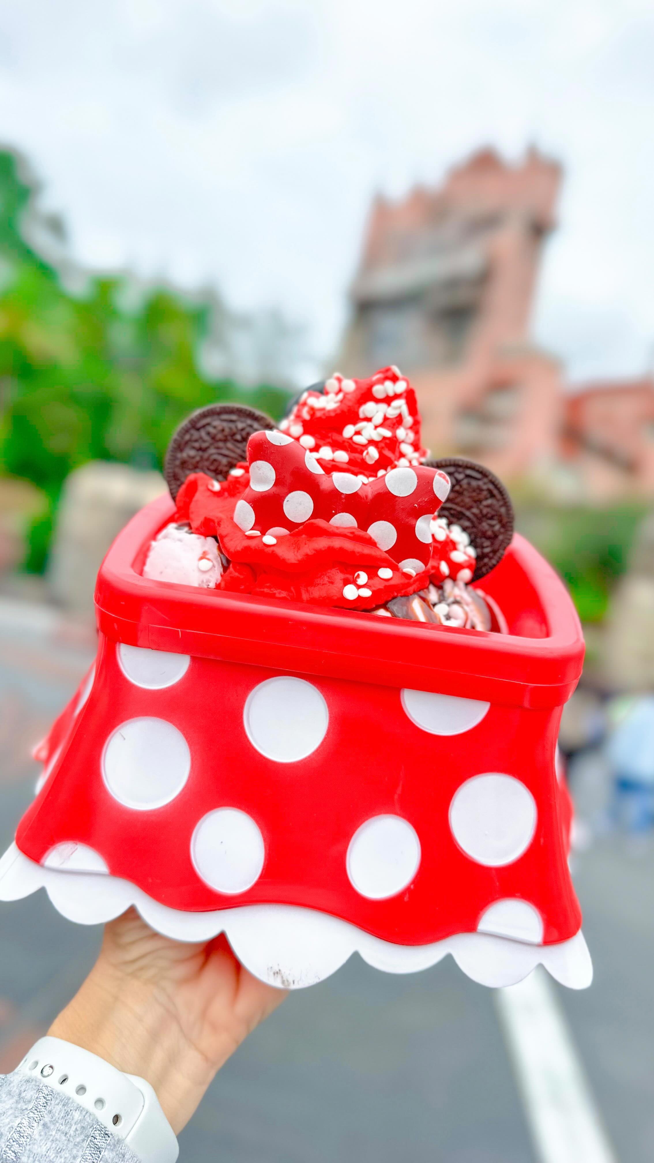 The new Hello Kitty Jaws Blueberry Cheesecake Sundae is very tasty