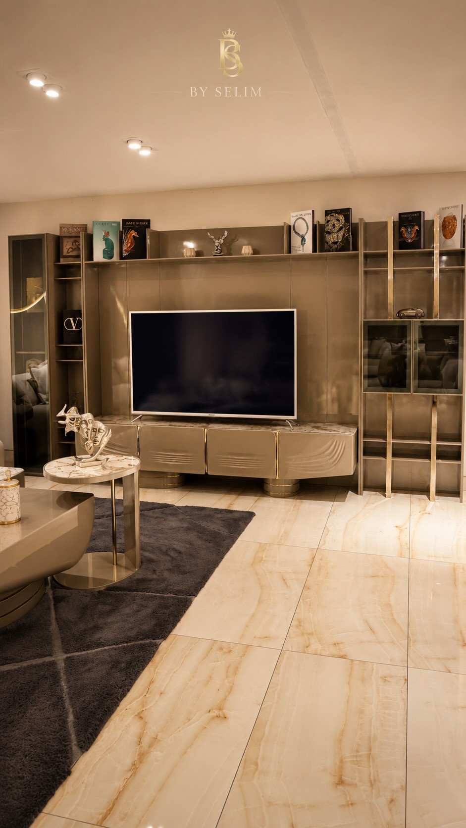 Luxus TV-Wand & Wohnwand mit Vitrine
