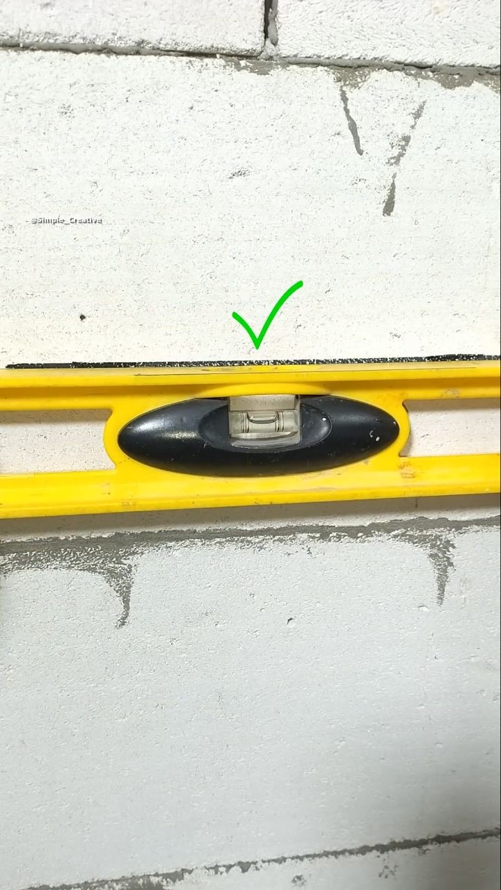 How to Accurately Measure a Horizontal Level with a Hose. Construction ...