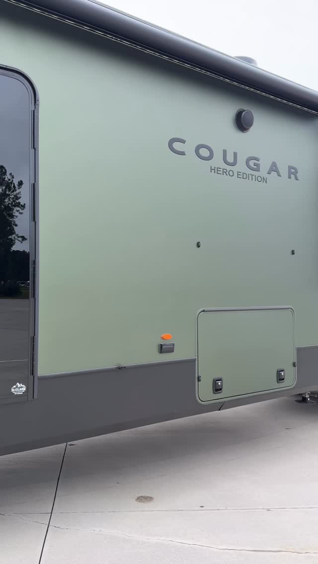Towing this Keystone Cougar Hero Edition for one of my customers today ...