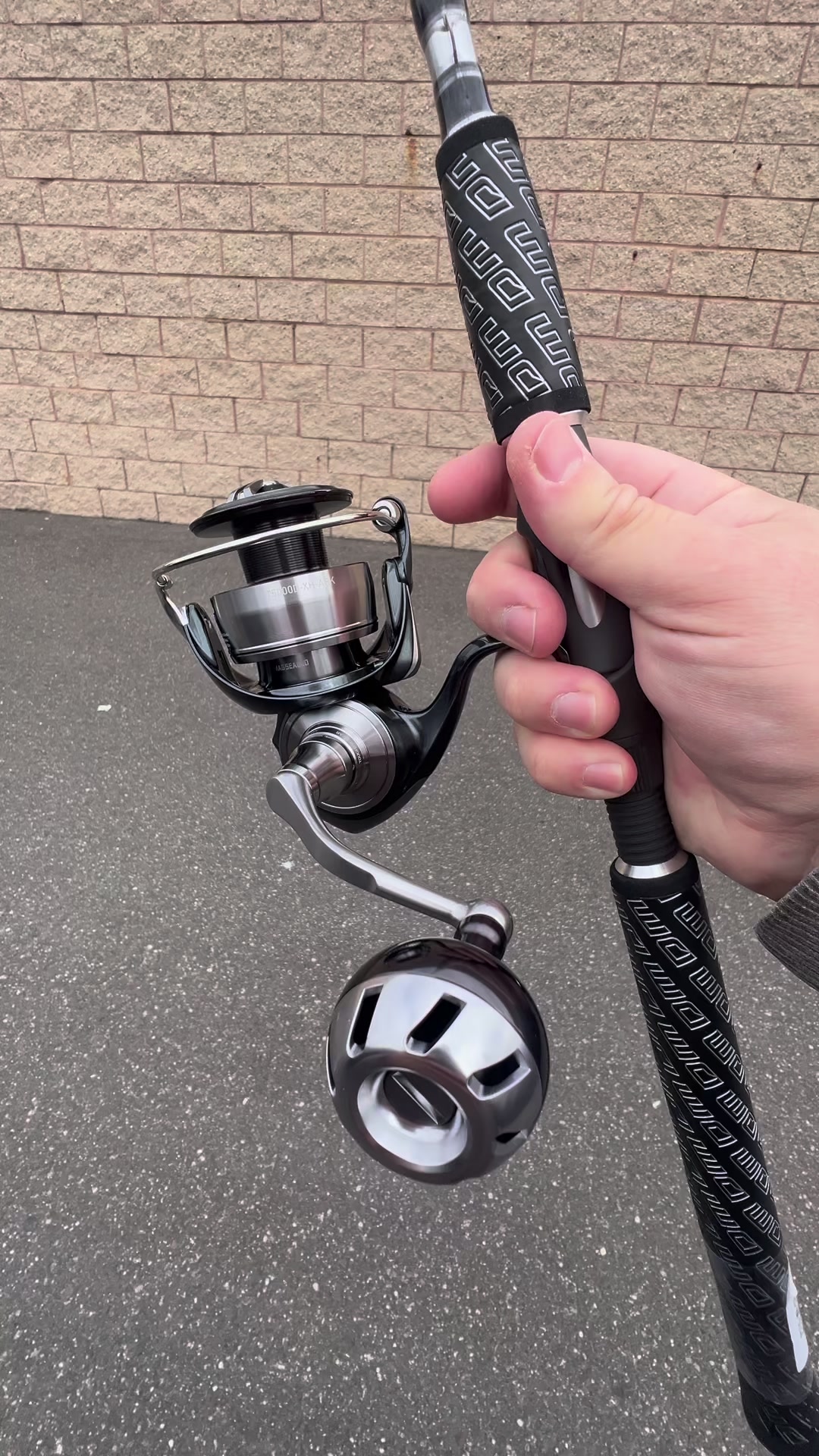 blue fishing lure Fox Classic Vibrax® Color:School Bus fishing reels pitching to surface Twine & Line