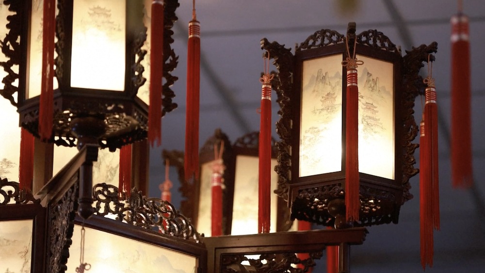 With the Spring Festival approaching, craftsmen across China are busy ...