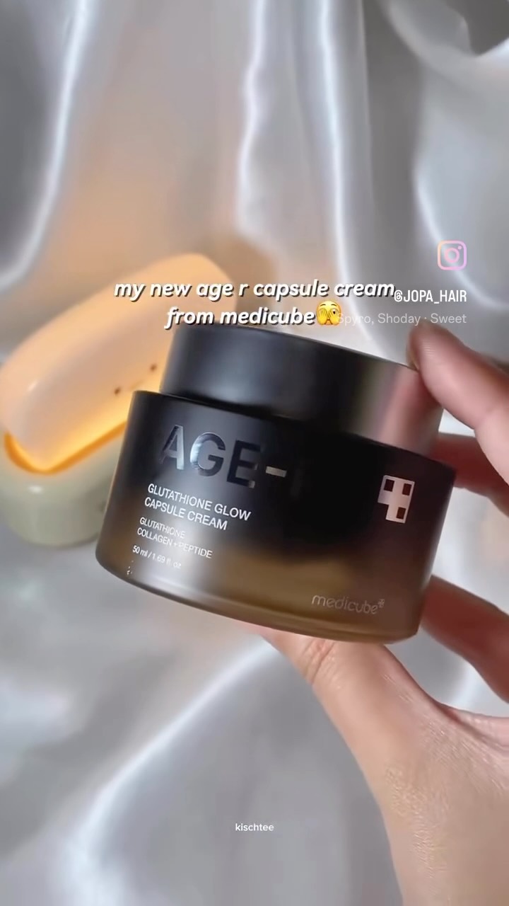 medicube glutathione glow capsule cream AGE-R 50ML, Combat signs of aging with this gel cream containing 99.4% pure glutathione capsules to restore skin radiance and elasticity for plump and glutathione drip clinic near