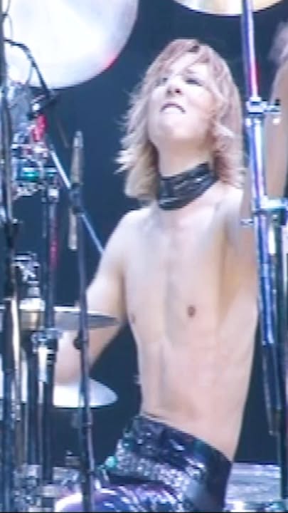 I also use my cymbal as a drum stick.. sometimes! 思いつきでドラム