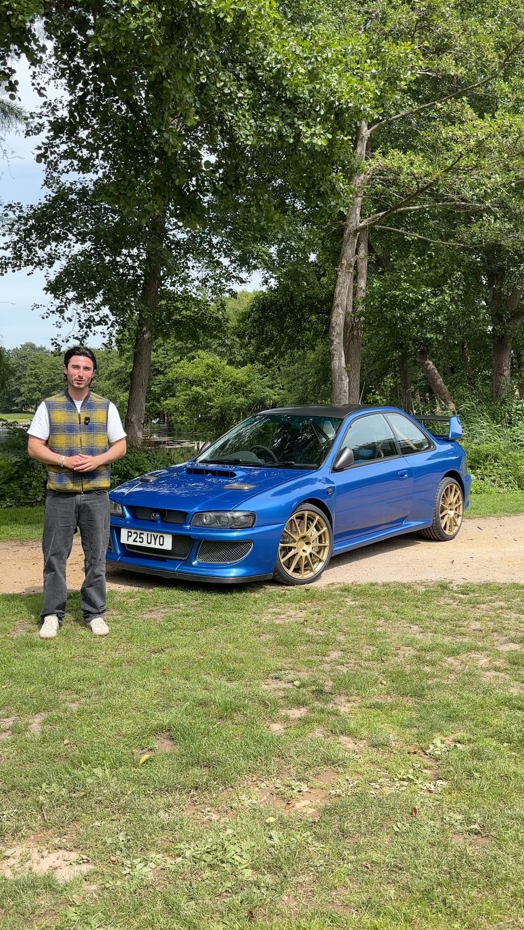 🔵 Iconic World Rally Blue paired with classic gold wheels—the