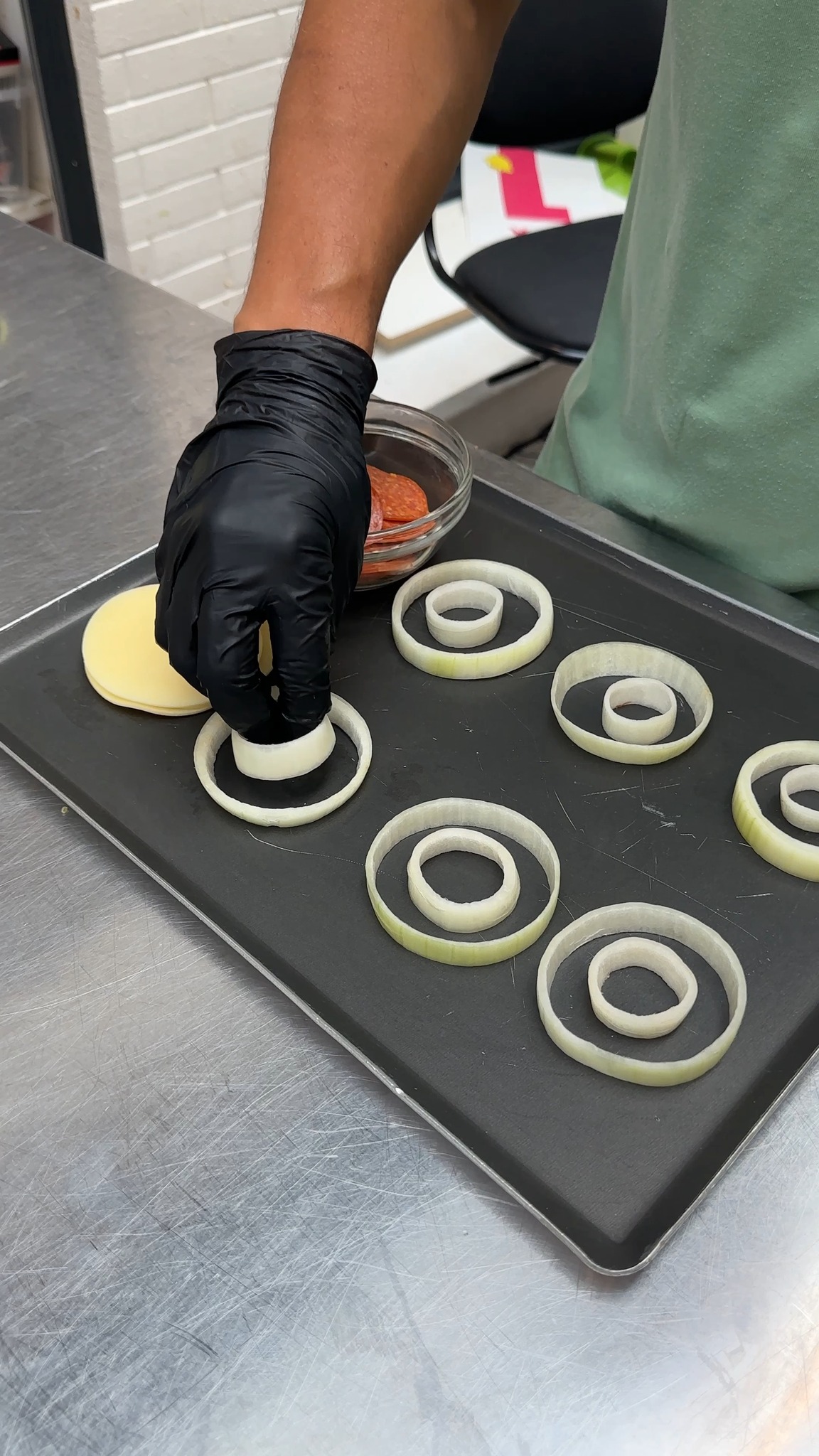 Pepperoni Pizza Onion Rings! Ring in the pizza party 🍕🧀 | Chefclub ...
