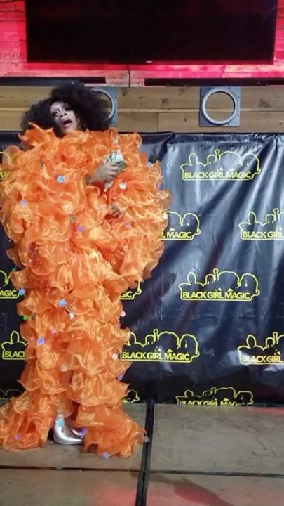 It wouldn't be a Heidi N Closet show if something didn't mess up 🤣😂🤣 Here you all go so you can see how the wig reveal is supposed to go!!!! Also thank