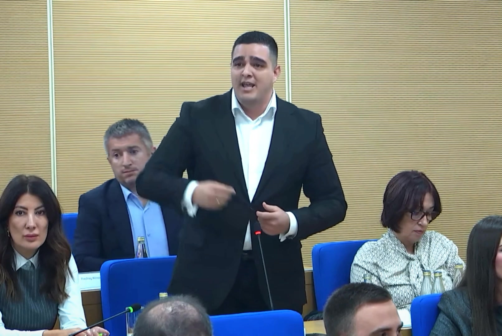 RADEVIĆ: I MRTAV MITROPOLIT AMFILOHIJE VAM SMETA, SRAM VAS BILO ...
