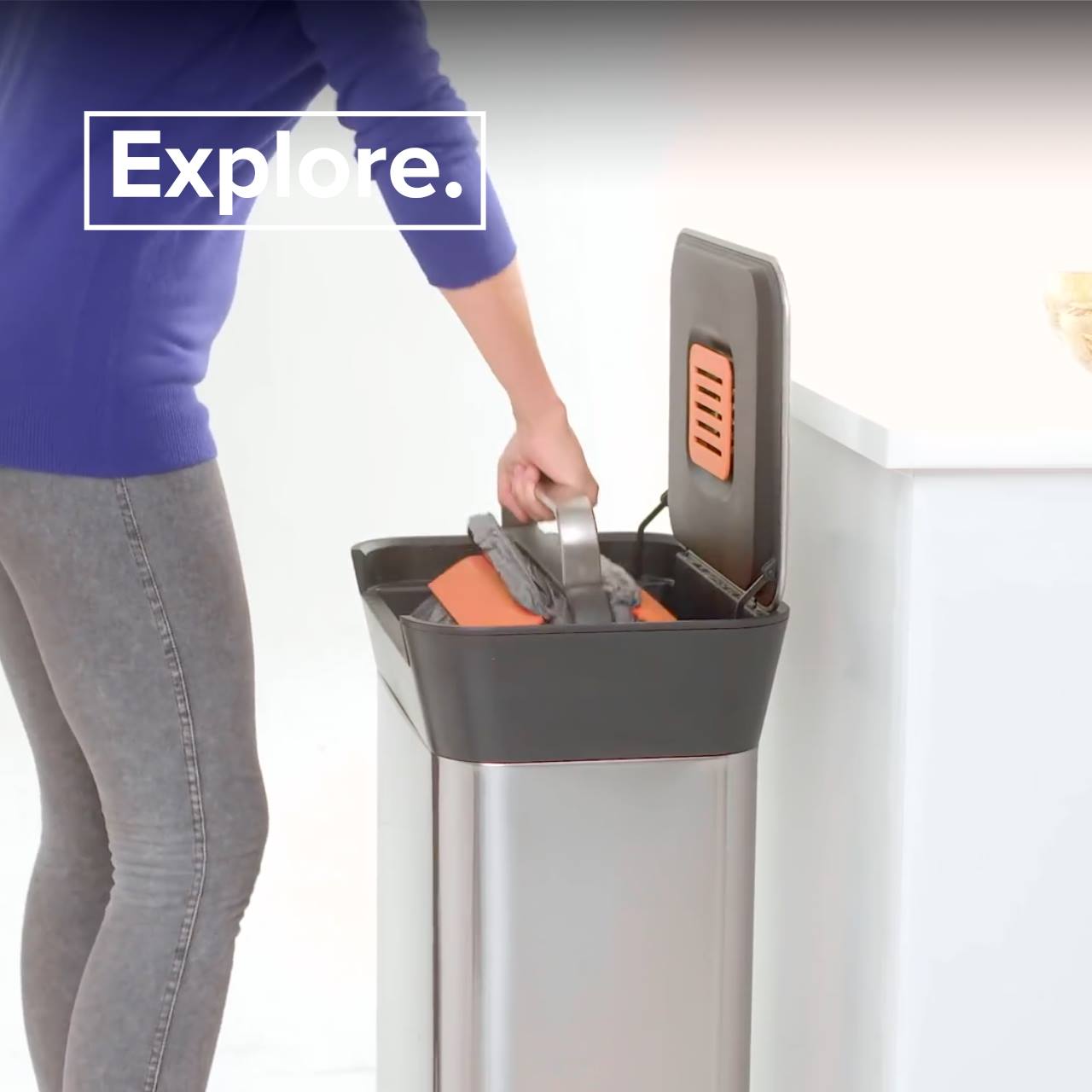 Belle Vous Poubelle Compost de Cuisine 4,3 L - Bac à Déchets Alimentaires 25 x 17 cm - Composteur de Table en Plastique Noir/INOX avec Couvercle