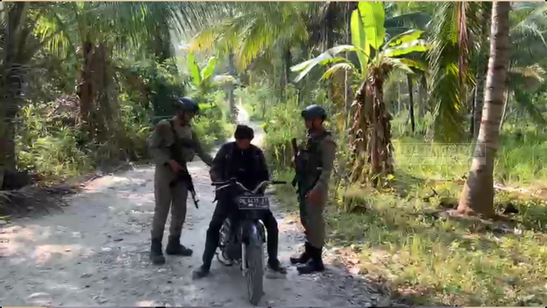 Satgas III Preventif Ops Madago Raya menggelar razia kendaraan secara ...