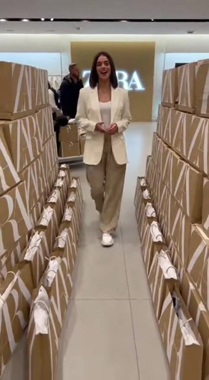Soldes chez Zara 🛍️ Achetez une boîte complète de vêtements stylés ...
