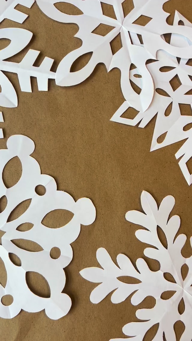 December’s patre ️n pattern is my love letter to paper snowflakes ...
