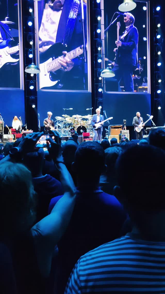 What a solo. 81 years. Real king. Eric Clapton 👑 @ericclapton