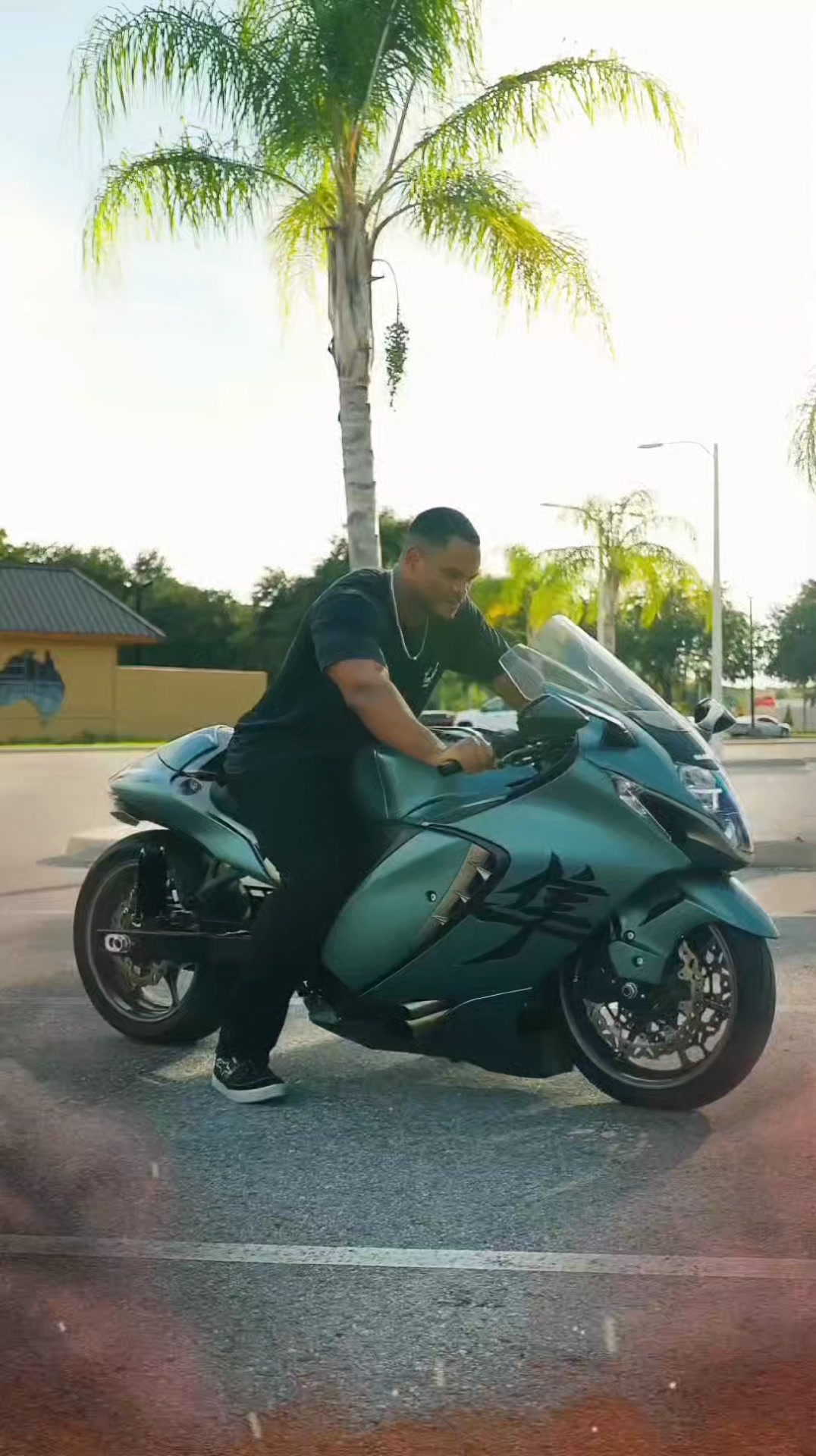 2026 Suzuki Hayabusa vs Kawasaki ZX-14R — The Ultimate Hyperbike