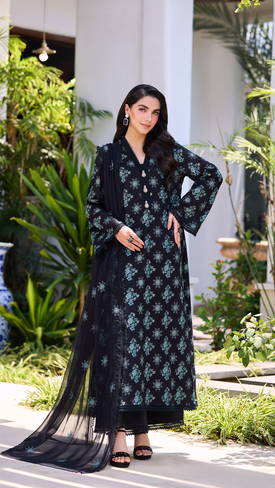 bareeze black dress Refined embroidery, graceful silhouettes, and timeless sophistication—crafted for moments that leave a lasting impression., SKU: CH5001-Black, #bareezeofficial #unstitched #monsooncollection Size:18/24 MTHS