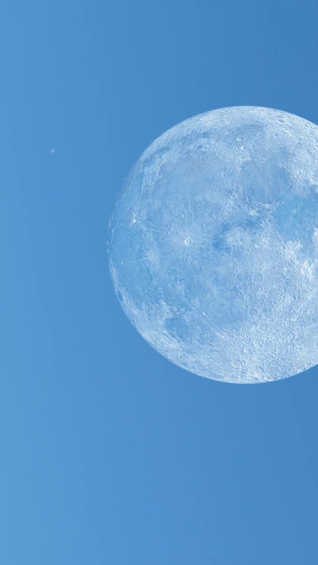 Mysterious Object Crashes Into the Moon A mysterious object was ...