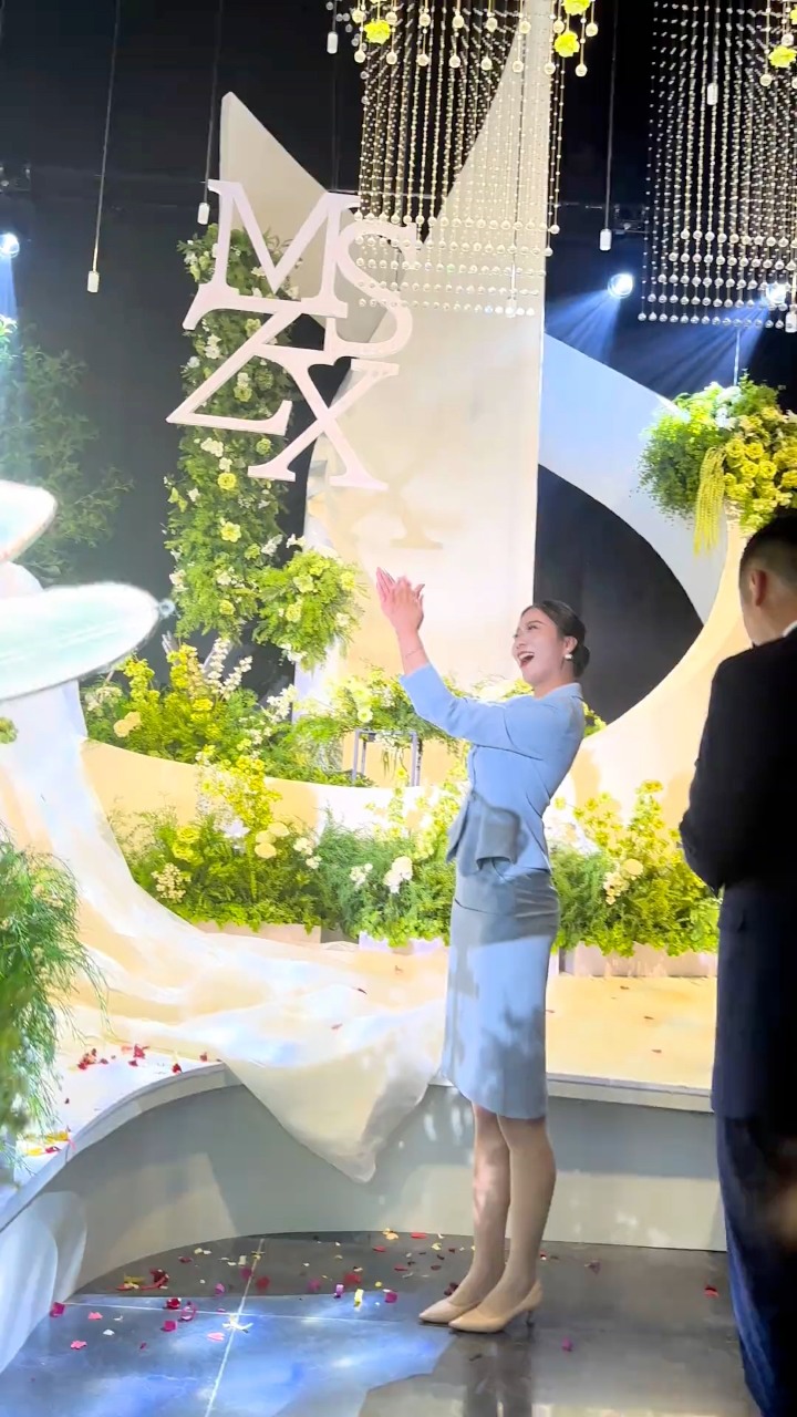 一个动作看出来工作的细节 #撒花姨姨 | 撒花阿姨 | Facebook
