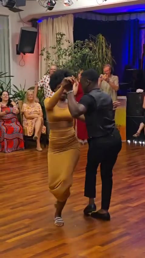 SEMBA NGAPA IN BIELEFELD 🇩🇪 39 seconds of Ngapa 🫶🏾 ️🙌🏽 Dancers ...