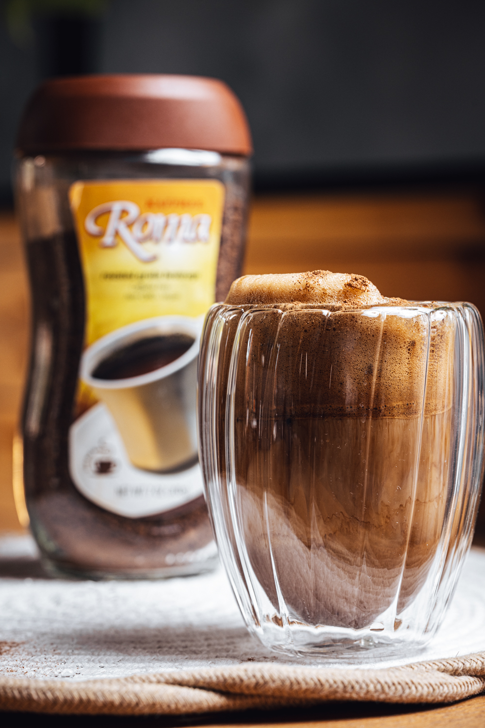 🍁 Fall vibes in a mug. This Spiced Maple Latte is creamy, cozy, and ...
