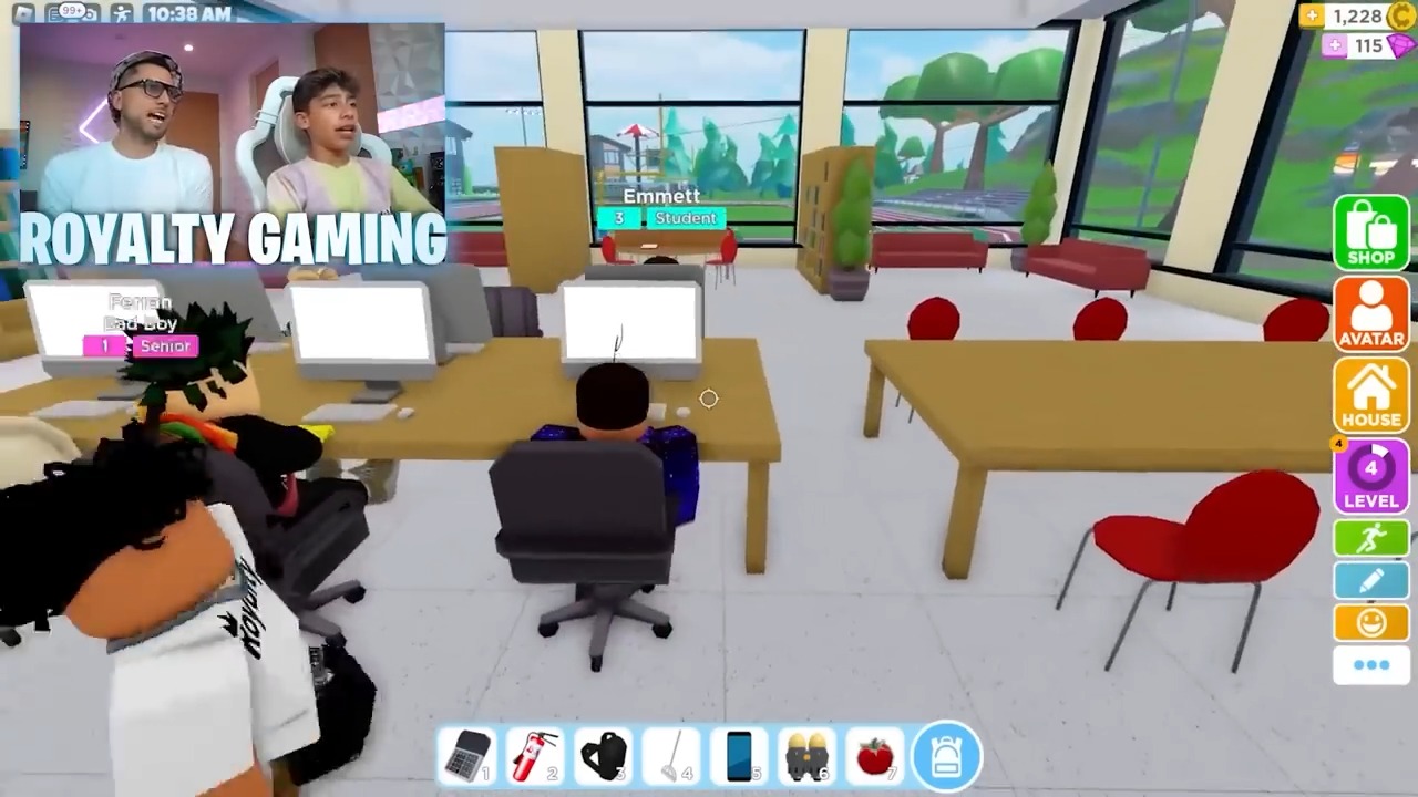 【たかぼー】5月27日テキスト出品 I Got BULLIED In Roblox School… - Royalty Gaming. | The Royalty Family