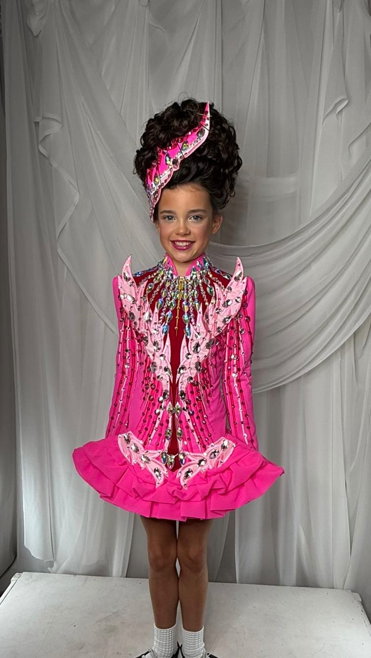elite dress designs Little Ciara looking beautiful in her first solo dress! We absolutely love it! Huge thanks to all the team 🩷💗🌸, #teamlba #lbafamily #irishdance Elite Dance | Lee-Byrne Academy Seafolly Beach Bound Midi sleeveless sage bridesmaid dress Size:S/4 elite irish dance dresses