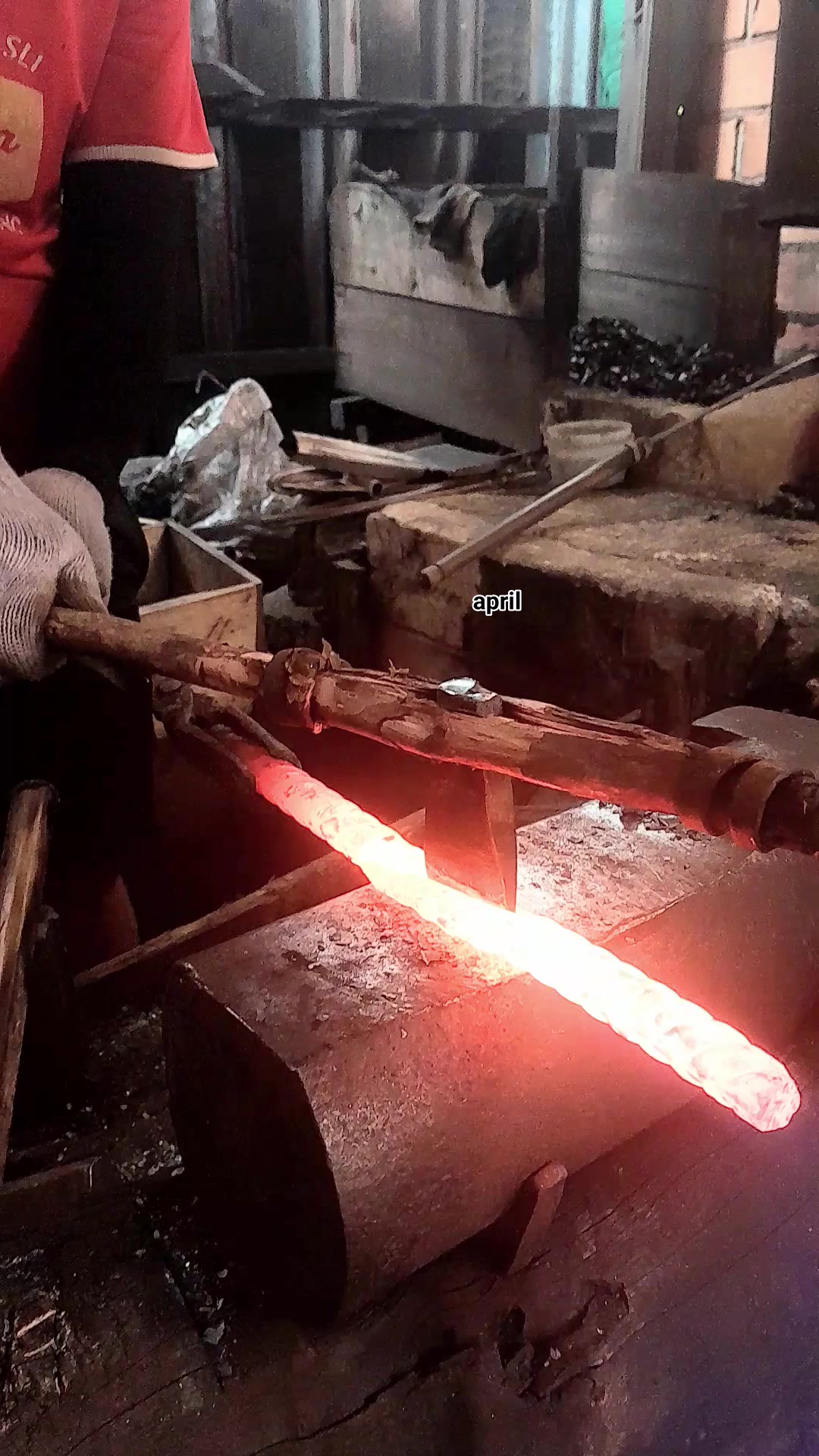 perfect cutting⚒️🔥🫡 #Blacksmithing #Cutting #Ironwork #Procces #Crowbar ...