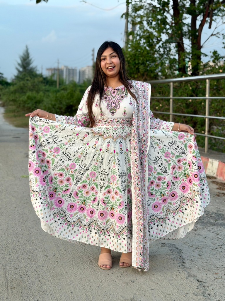 পাখির পাখার মতো লাগে এই ড্রেস টা | Priyo Collection