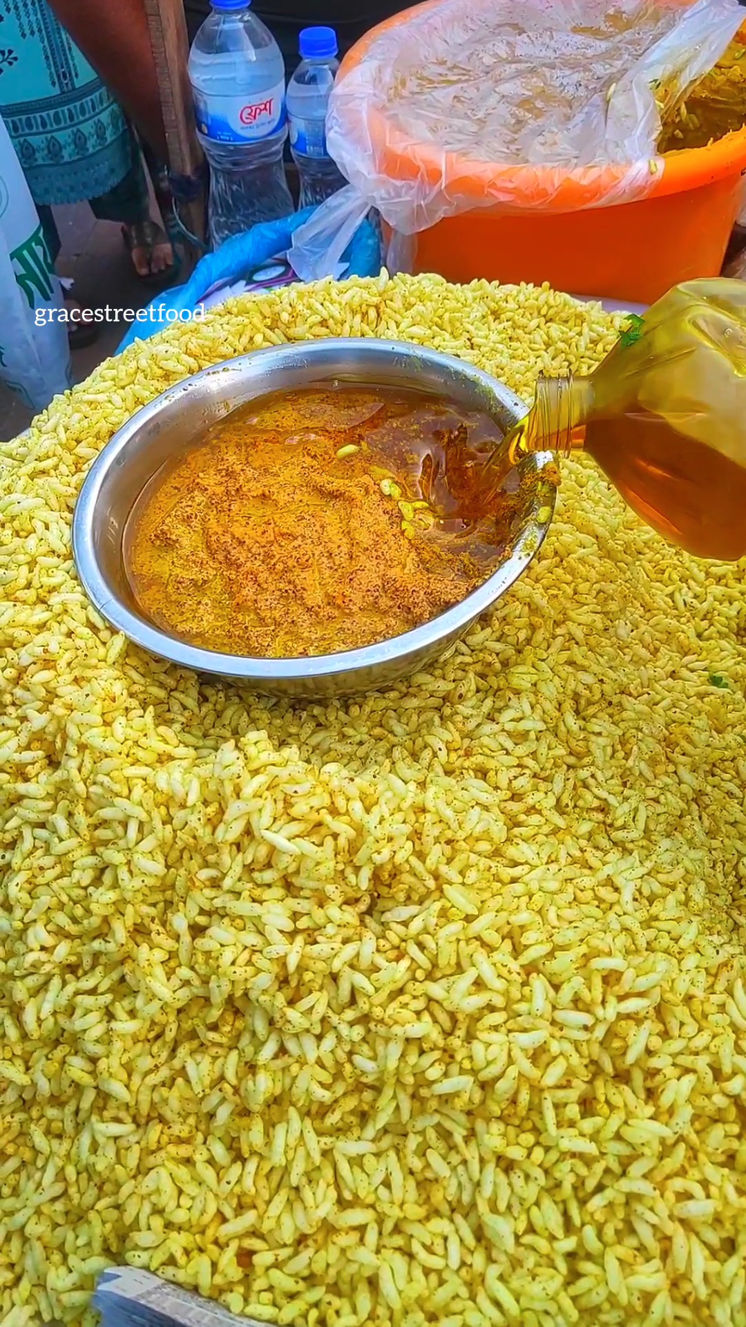 Rasel bhaiyer amazing Jhalmuri making skill #fblifestyle | GRACE Street ...