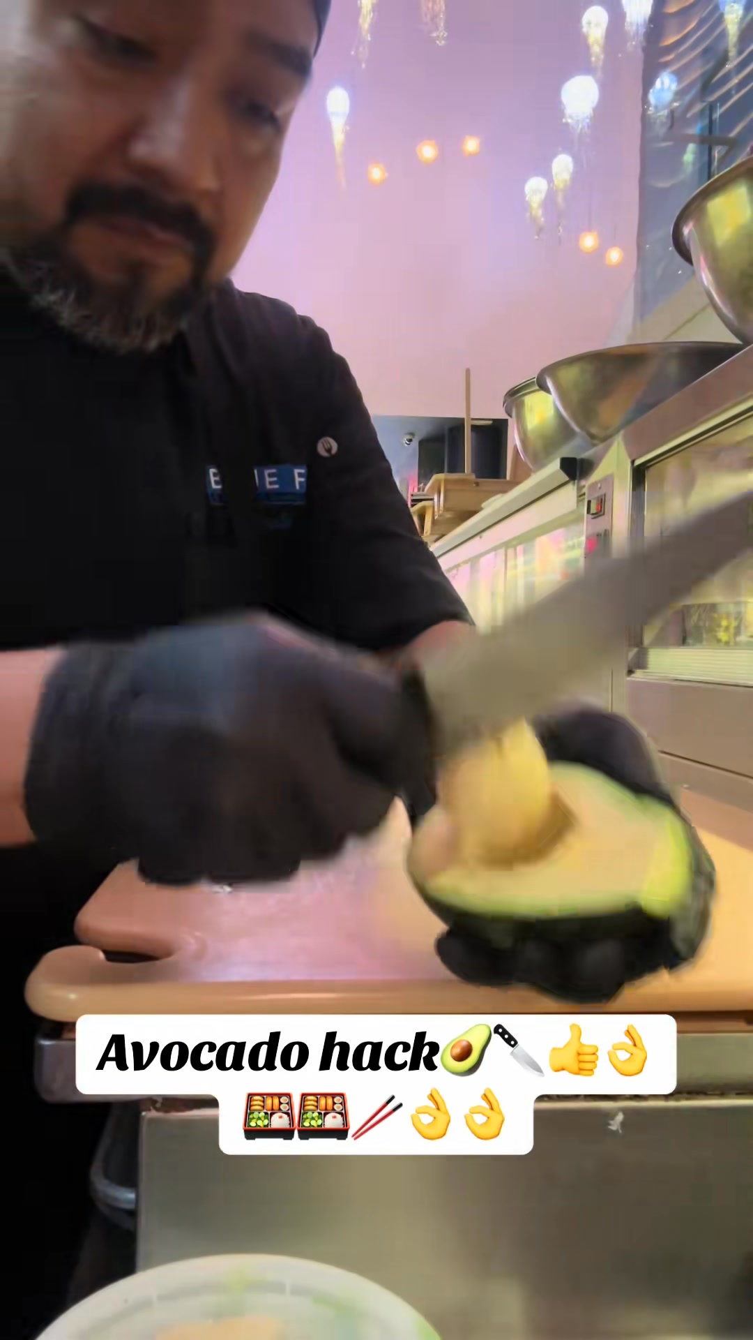 AVOCADO HACK🥑🥑🔪🍱🥢 #avocados #tutorials #knife #skill #food | Dinero ...
