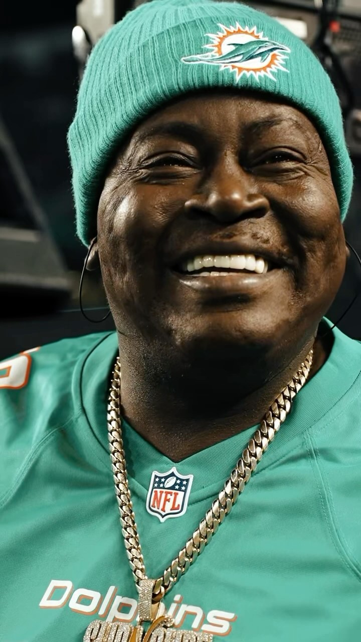 The #MiamiDolphins halftime show celebrated 50 Years of Hip Hop in 