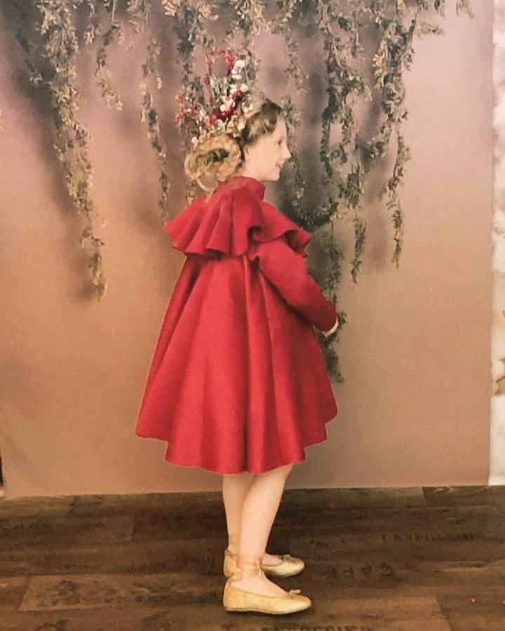 This Christmas Dress 🥰 Sophie walking for SheShe Brand during LA Fashion Week ⭐️❤️ Event: Glamzgala Styling and Organization: @alexandra_concept_corp Photographer: @emilykornya #SophieFatu #sheshebrand #fashionshow #lafw #fblifestyle