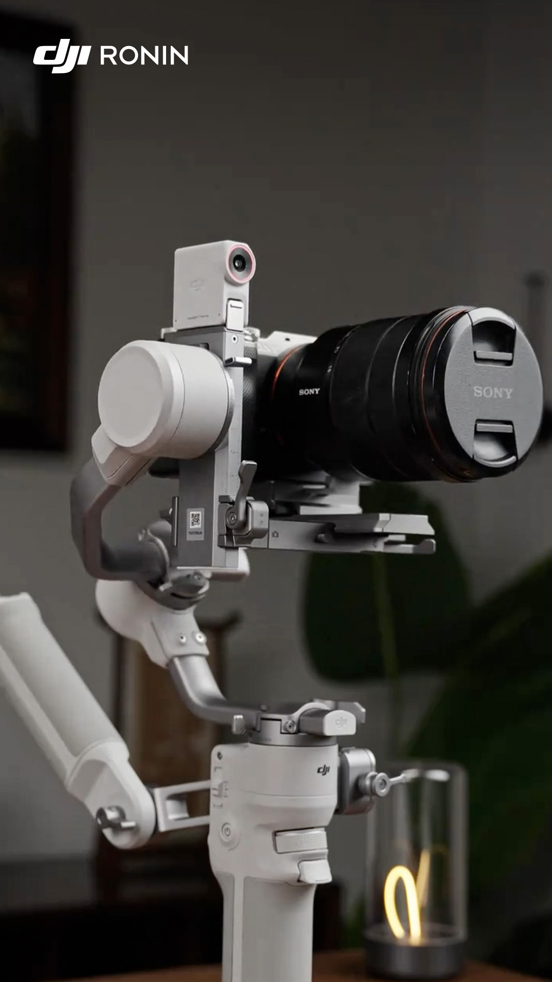 Unboxing the DJI RS 4 Mini 📦 ️ Compact design for everyday shooting ️ ...