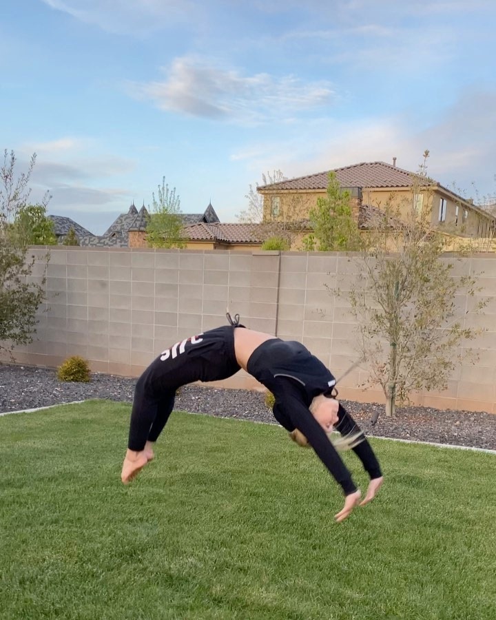 backyard-play-gymshark-morgan-rose-moroney
