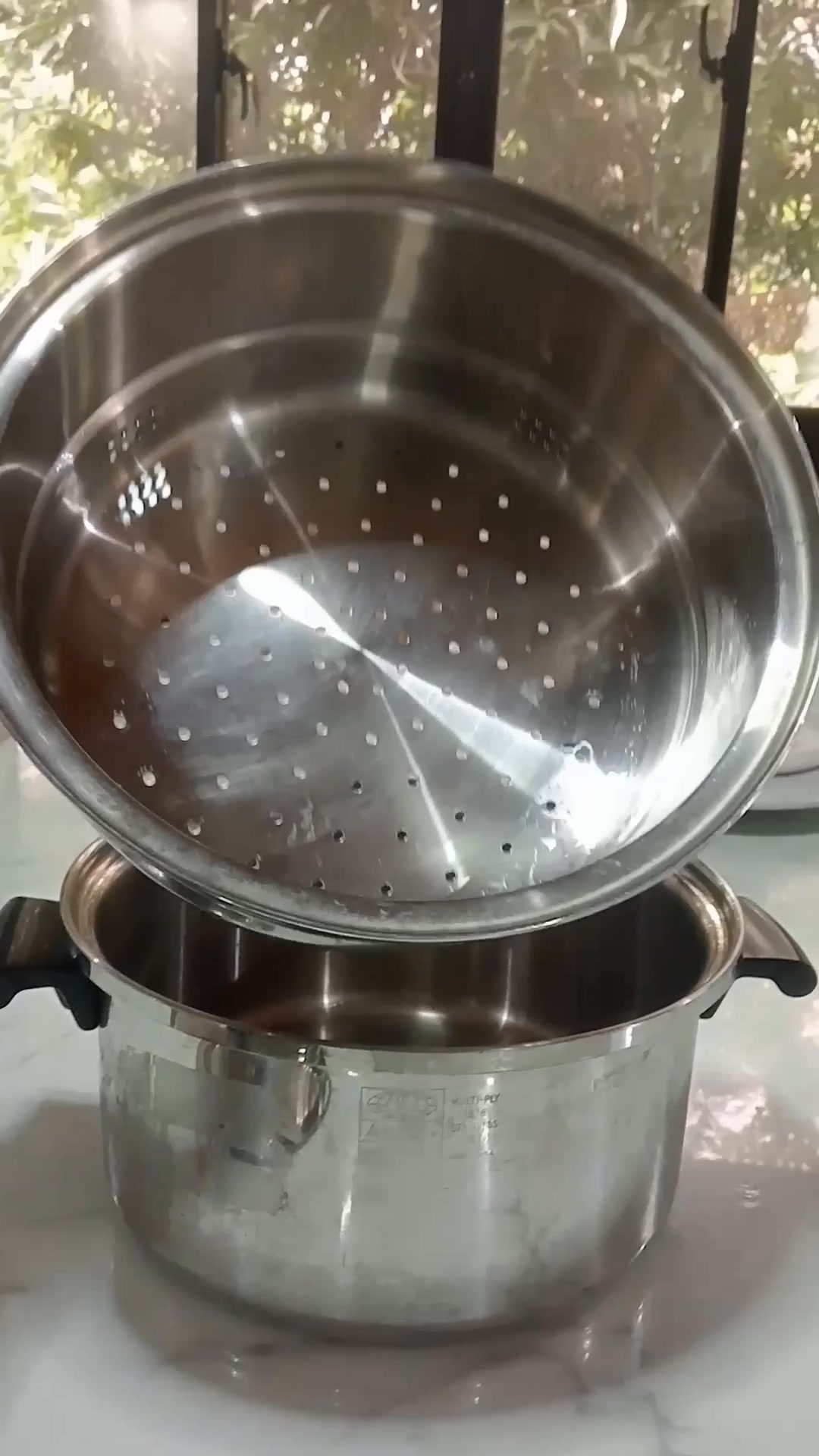 Amway Queen Multipurpose Steamer and Casserole P2400 | Candelaria