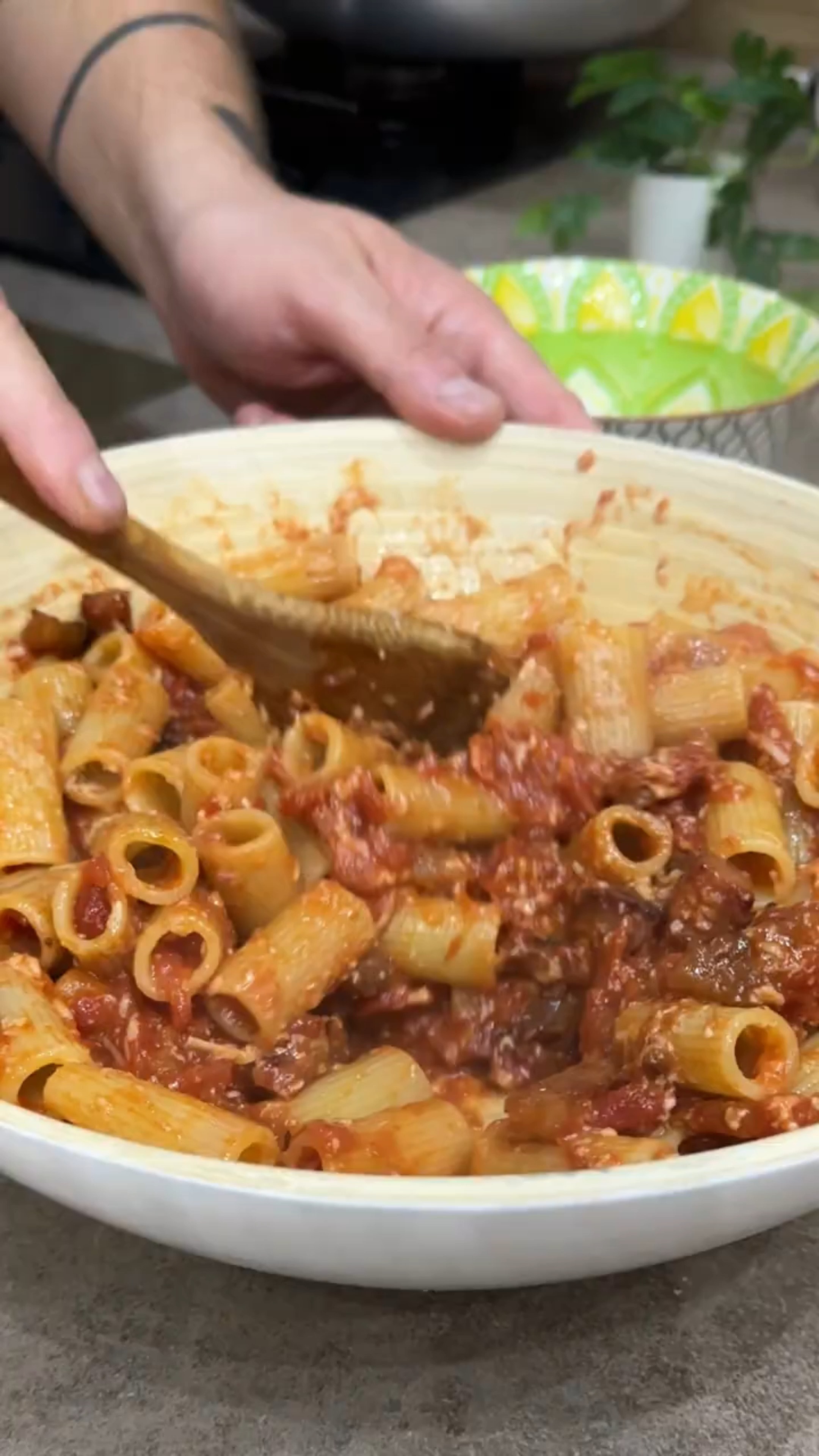 Amatriciana alla vecchia maniera ricetta originale Ingredienti per 4 ...