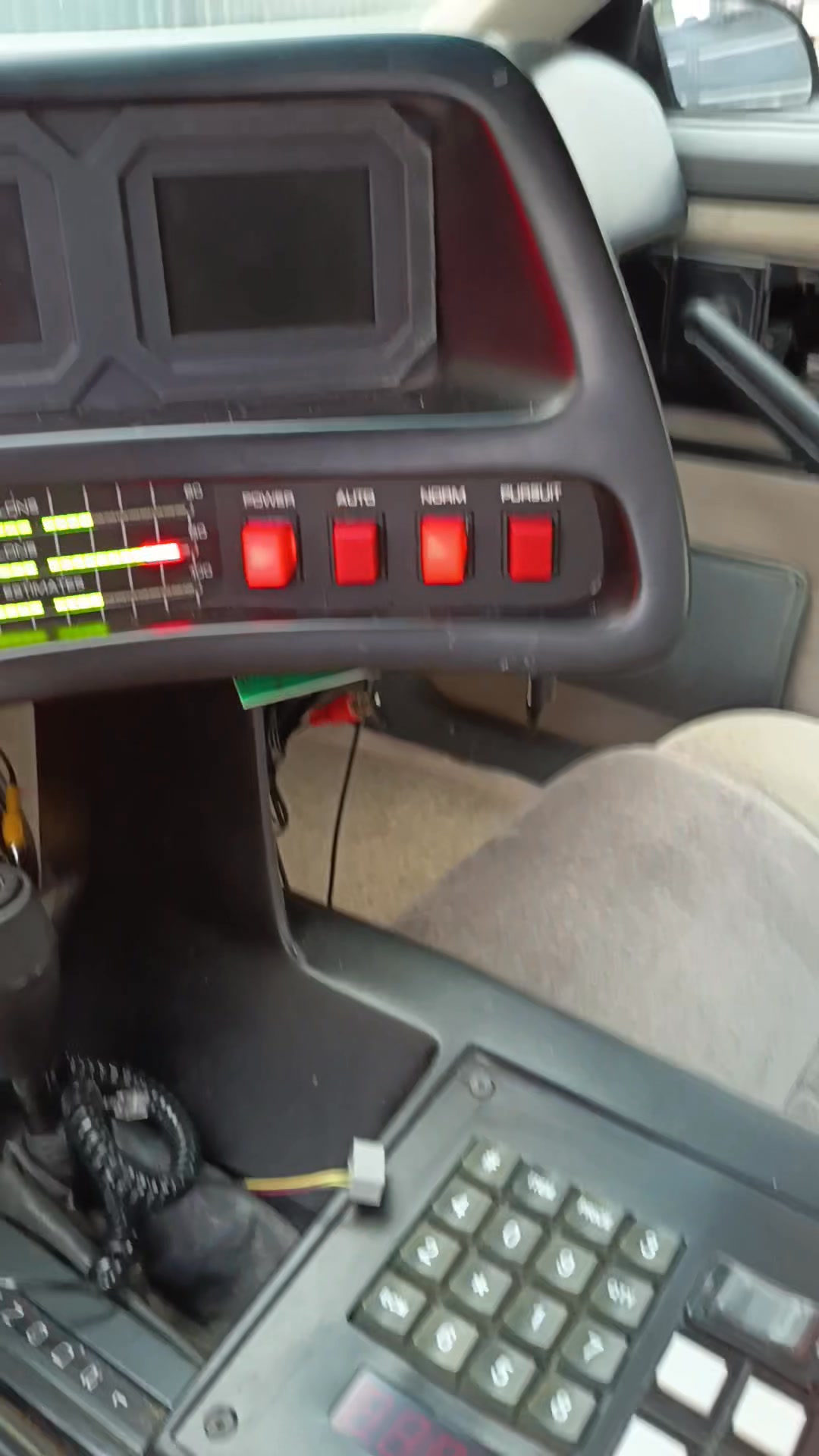 Kitt S2 d Aristide installation console haute, changement moquette ...
