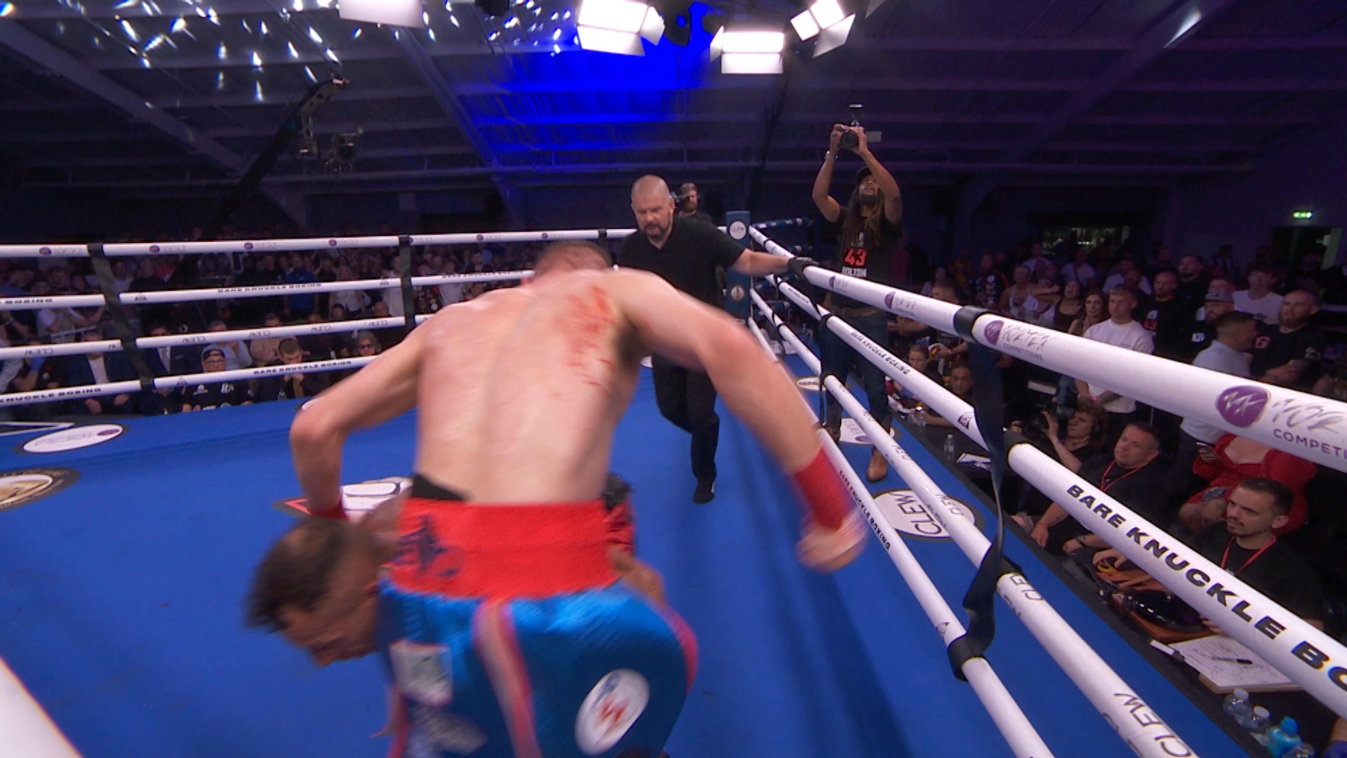 This is what BKB is about 👊 Gigliotti vs Skhane in Bolton. Vote for ...