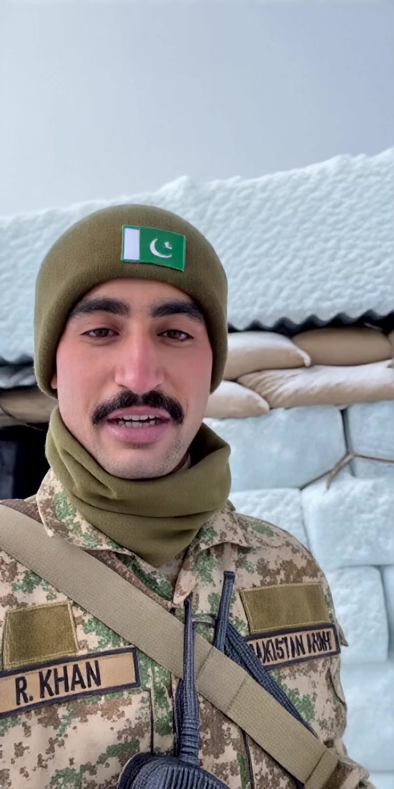 Glacier Main Pak Army Ka Jawan #Pakistan #fbreels #army | شائستہ نور ...