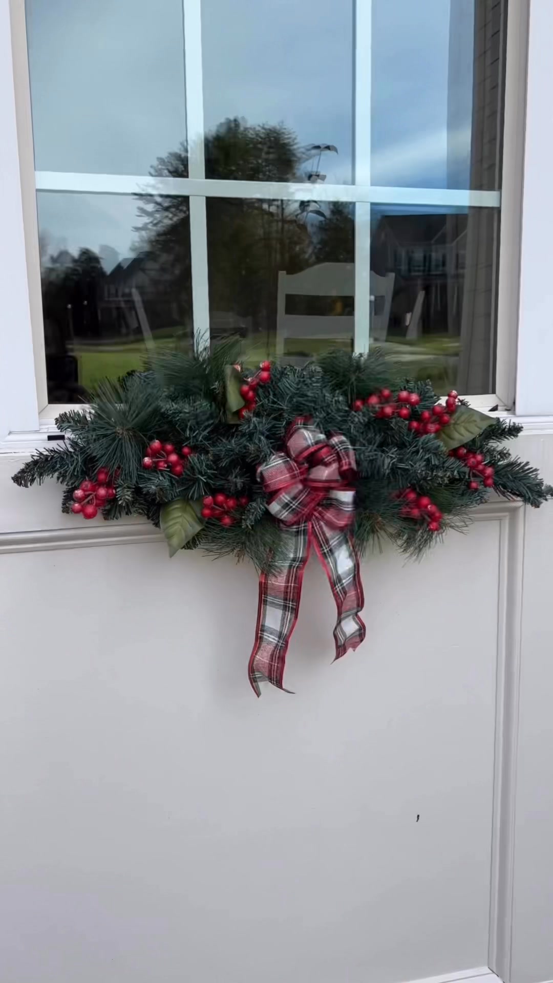 SHOP HERE: https://urlgeni.us/amzn/Christmaswindowswags The number one ...