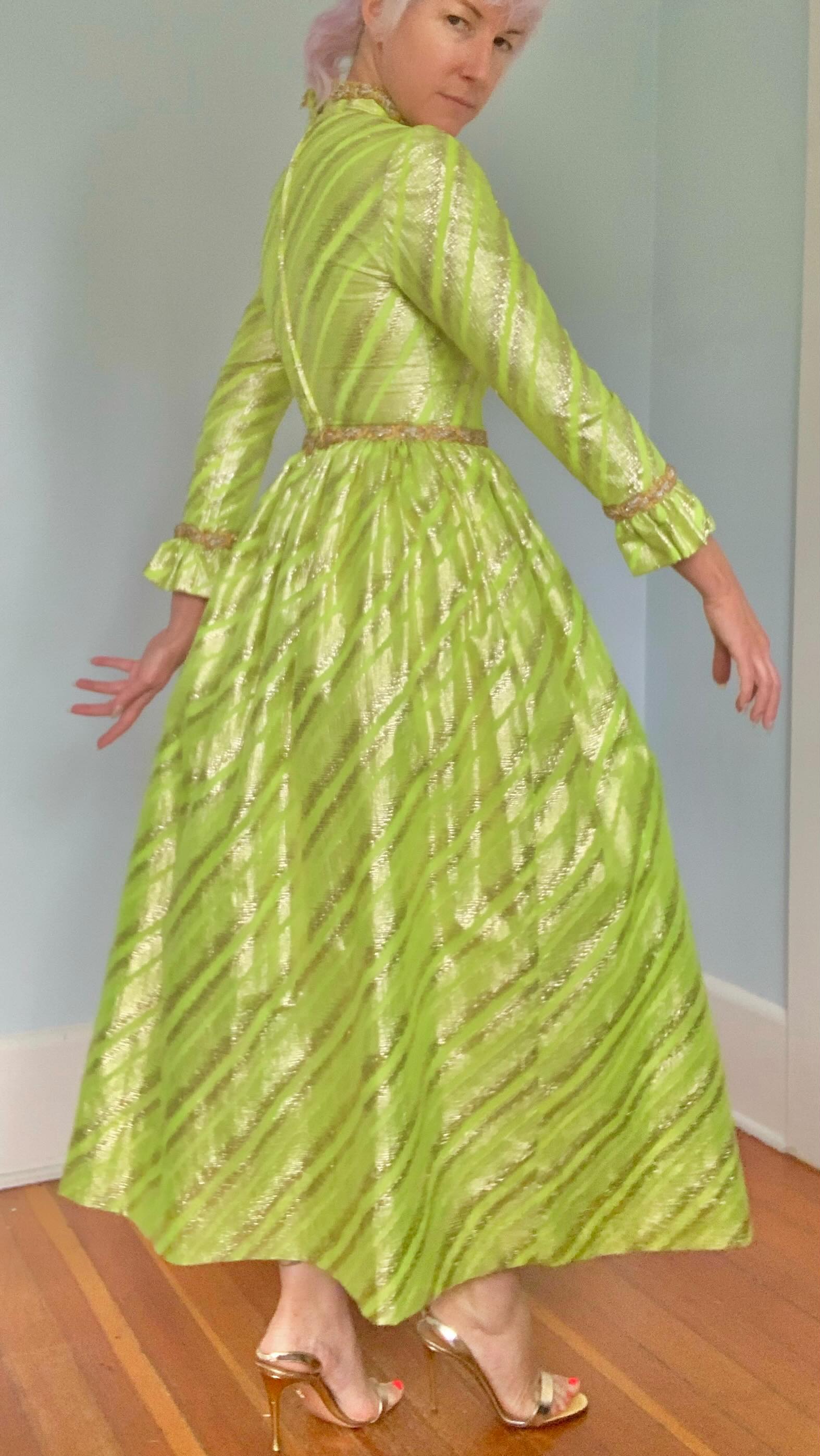 lady dorby dresses UP FOR GRABS exclusively on IG! I absolutely LOVE LOVE LOOOOOVE this piece and I’m dying that my boobs are too big for it. 😭 Original late 1960s / early 1970s day-glo neon chartreuse sheer chiffon Designers > MORPHEW ATELIER