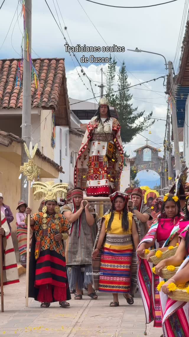 Hoy se realizó la escenificación de Mama Runtu Qayan, en la plaza de ...