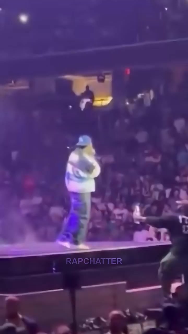 Disrespectful Fan Interrupts Juice WRLD tribute #reels #rapper | Rapper ...
