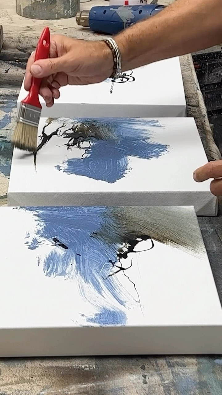 Curated visual reference: Small Series Made With A Few Different Colours With Instinctive Photo Inspiration