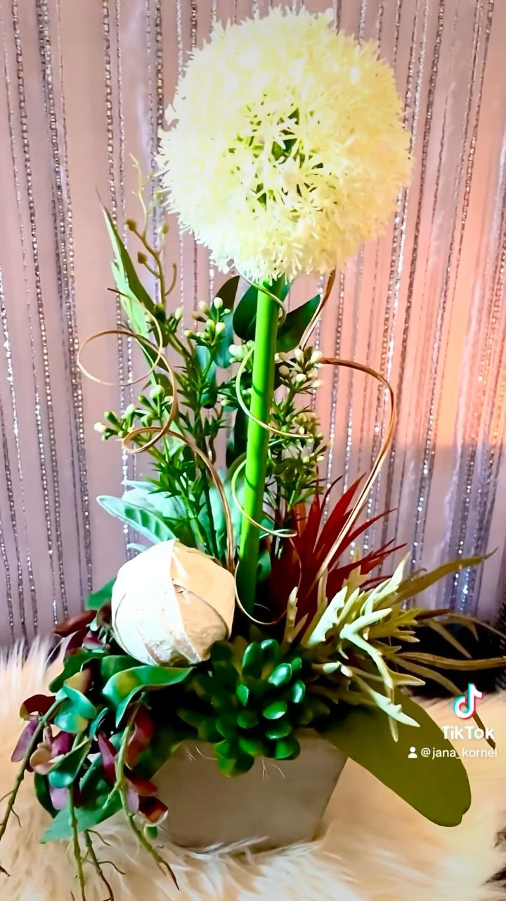 Gesteck in Betontopf . , #diekkeinekunstblume #künstlich #deko #blumen #geschenk | Die kleine Kunstblume