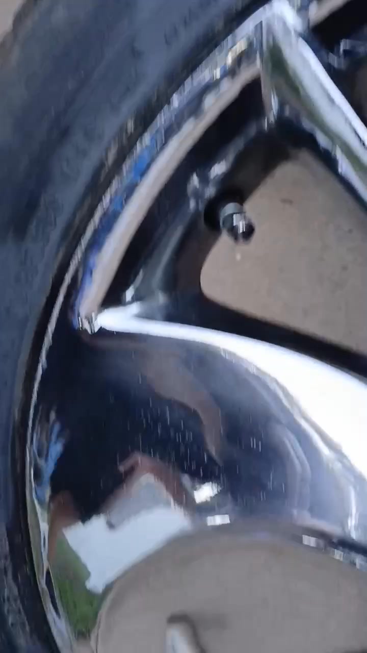 ARELLI Assassins 17x7.5 multi 5 Lug One of the bolt patterns is for ...